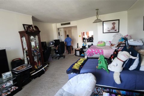 Condominio en venta en Miami, Florida, 1 dormitorio, 84.45 m2 № 1964451 - foto 3