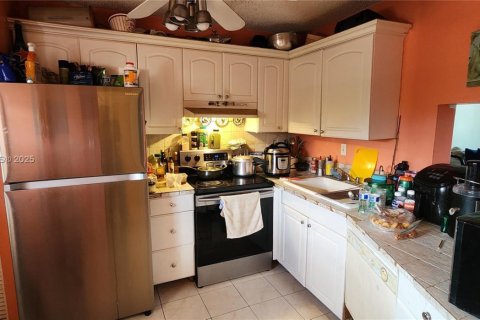 Condominio en venta en Miami, Florida, 1 dormitorio, 84.45 m2 № 1964451 - foto 2