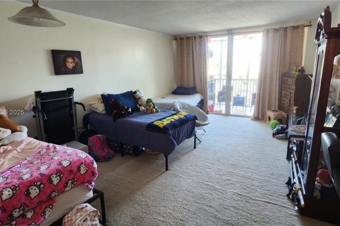 Condominio en venta en Miami, Florida, 1 dormitorio, 84.45 m2 № 1964451 - foto 7
