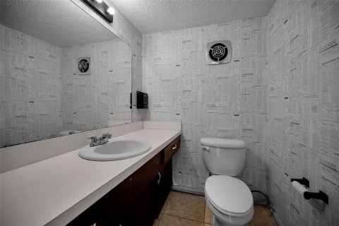 Commercial property in Saint Petersburg, Florida 169.55 sq.m. № 2290563 - photo 16