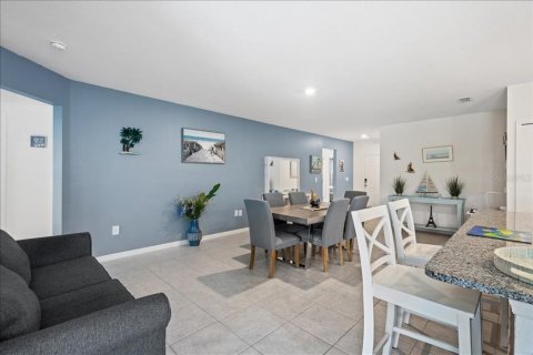 Casa en venta en Saint Lucie, Florida, 4 dormitorios, 174.1 m2 № 1724512 - foto 13