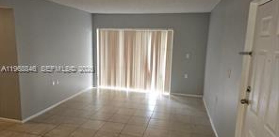 Condo in West Palm Beach, Florida, 2 bedrooms  № 2031747