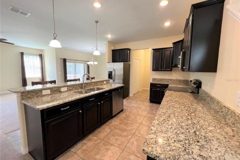 Casa en alquiler en Tampa, Florida, 3 dormitorios, 224.45 m2 № 2115981 - foto 3