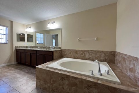 Casa en alquiler en Tampa, Florida, 3 dormitorios, 224.45 m2 № 2115981 - foto 17