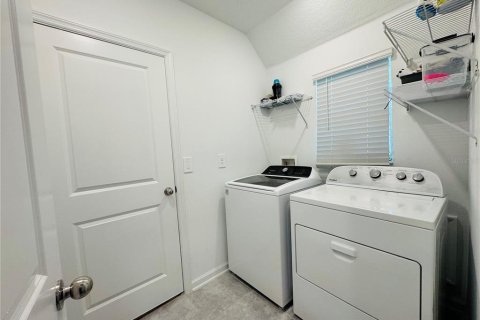 Casa en alquiler en Kissimmee, Florida, 3 dormitorios, 134.15 m2 № 1908587 - foto 19