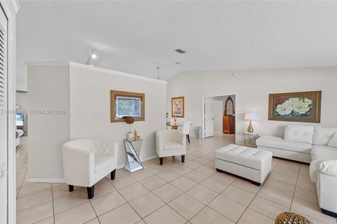 Casa en venta en Port St. Lucie, Florida, 3 dormitorios, 176.51 m2 № 1996641 - foto 3