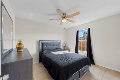 Casa en venta en Port St. Lucie, Florida, 3 dormitorios, 176.51 m2 № 1996641 - foto 19