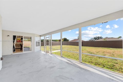 Casa en venta en Port St. Lucie, Florida, 3 dormitorios, 176.51 m2 № 1996641 - foto 25