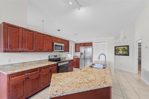 Casa en venta en Port St. Lucie, Florida, 3 dormitorios, 176.51 m2 № 1996641 - foto 10