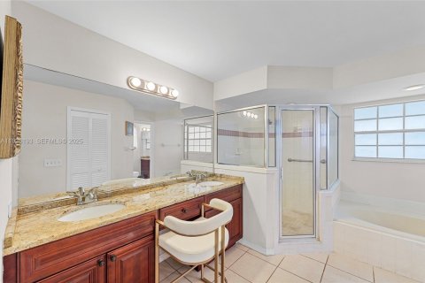 Casa en venta en Port St. Lucie, Florida, 3 dormitorios, 176.51 m2 № 1996641 - foto 16