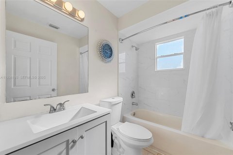 Casa en venta en Port St. Lucie, Florida, 3 dormitorios, 176.51 m2 № 1996641 - foto 21