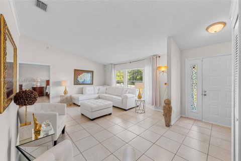 Casa en venta en Port St. Lucie, Florida, 3 dormitorios, 176.51 m2 № 1996641 - foto 4
