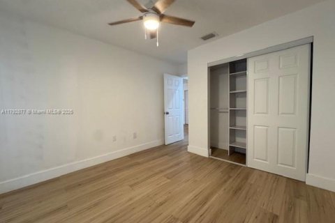 House in Miami, Florida 2 bedrooms, 105.07 sq.m. № 1874442 - photo 10