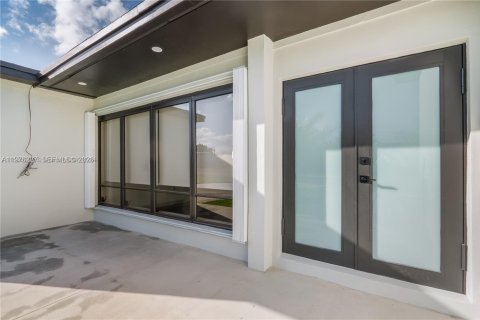 Casa en alquiler en Miami, Florida, 3 dormitorios, 205.69 m2 № 2052283 - foto 13