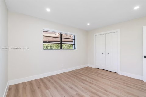 Casa en alquiler en Miami, Florida, 3 dormitorios, 205.69 m2 № 2052283 - foto 7