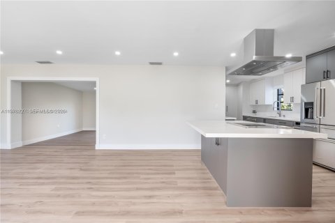 Casa en alquiler en Miami, Florida, 3 dormitorios, 205.69 m2 № 2052283 - foto 3