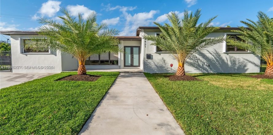 Casa en Miami, Florida 3 dormitorios, 205.69 m2 № 2052283
