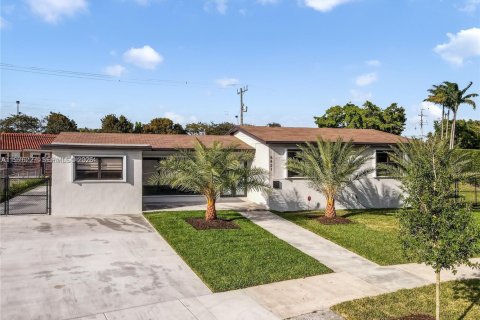 Casa en alquiler en Miami, Florida, 3 dormitorios, 205.69 m2 № 2052283 - foto 12