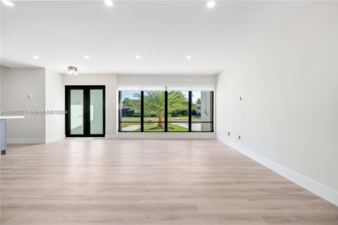 Casa en alquiler en Miami, Florida, 3 dormitorios, 205.69 m2 № 2052283 - foto 8