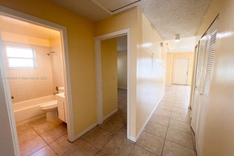 Снять в аренду виллу или дом в Гринакрес, Флорида 3 спальни, 103.12м2, № 1955146 - фото 8