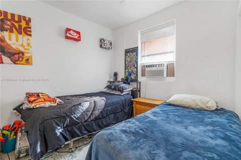 Propiedad comercial en venta en Hollywood, Florida, 198.44 m2 № 1960700 - foto 13