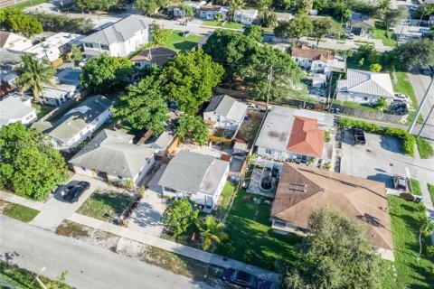 Propiedad comercial en venta en Hollywood, Florida, 198.44 m2 № 1960700 - foto 4