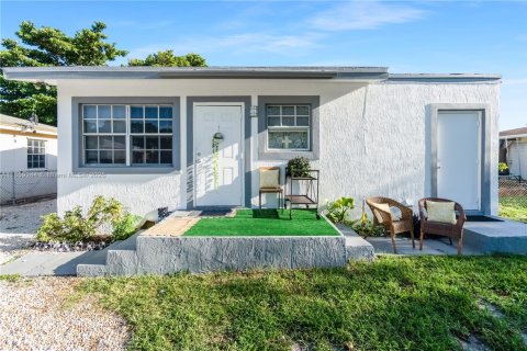 Propiedad comercial en venta en Hollywood, Florida, 198.44 m2 № 1960700 - foto 3