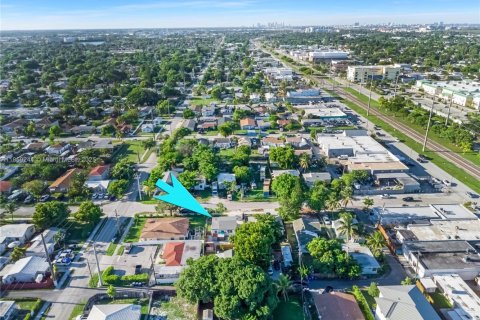Propiedad comercial en venta en Hollywood, Florida, 198.44 m2 № 1960700 - foto 27