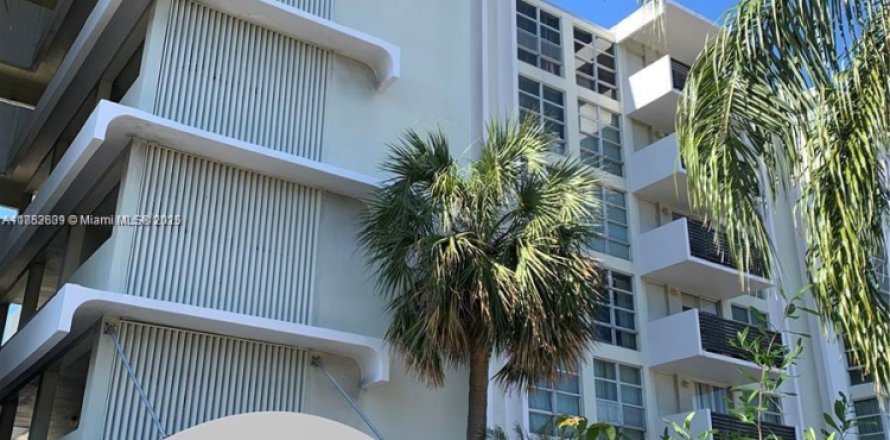 Condo à Bay Harbor Islands, Floride, 1 chambre № 1871765