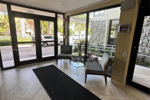 Condominio en alquiler en Bay Harbor Islands, Florida, 1 dormitorio, 83.15 m2 № 1871765 - foto 8