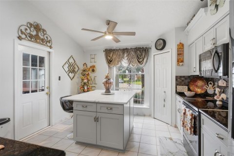 House in Orlando, Florida 3 bedrooms, 126.35 sq.m. № 2396218 - photo 19