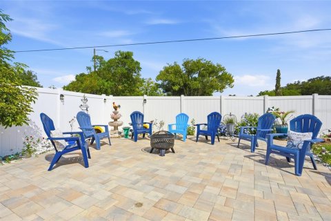 House in Orlando, Florida 3 bedrooms, 126.35 sq.m. № 2396218 - photo 8