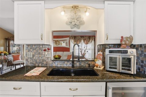 House in Orlando, Florida 3 bedrooms, 126.35 sq.m. № 2396218 - photo 17