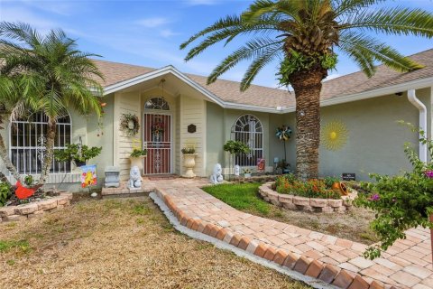 House in Orlando, Florida 3 bedrooms, 126.35 sq.m. № 2396218 - photo 5