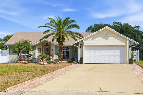 House in Orlando, Florida 3 bedrooms, 126.35 sq.m. № 2396218