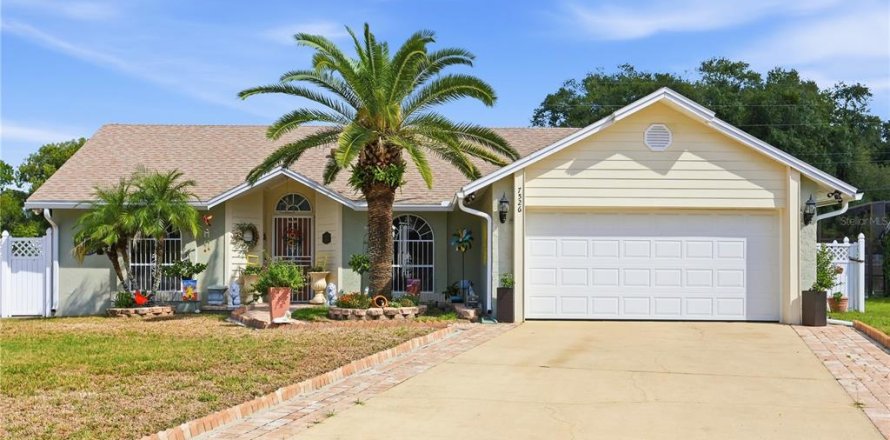 House in Orlando, Florida 3 bedrooms, 126.35 sq.m. № 2396218