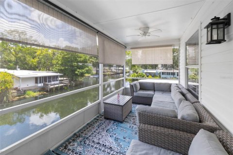 House in Weeki Wachee, Florida 3 bedrooms, 138.52 sq.m. № 1881060 - photo 14