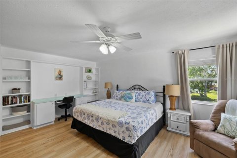 House in Weeki Wachee, Florida 3 bedrooms, 138.52 sq.m. № 1881060 - photo 28
