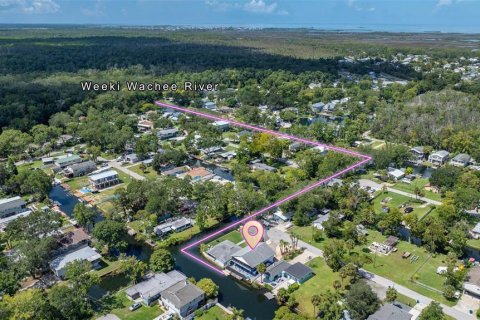 House in Weeki Wachee, Florida 3 bedrooms, 138.52 sq.m. № 1881060 - photo 12