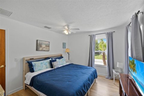 House in Weeki Wachee, Florida 3 bedrooms, 138.52 sq.m. № 1881060 - photo 23