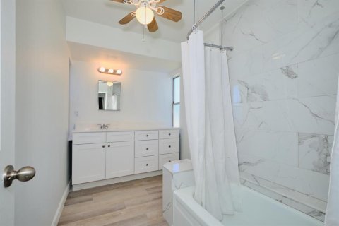 Casa en venta en North Fort Myers, Florida, 3 dormitorios, 153.38 m2 № 1544752 - foto 30