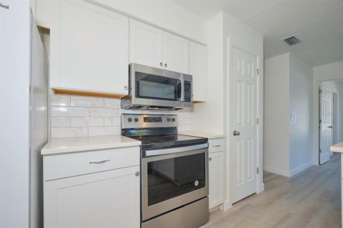 Casa en venta en North Fort Myers, Florida, 3 dormitorios, 153.38 m2 № 1544752 - foto 9