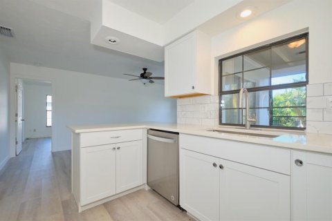 Casa en venta en North Fort Myers, Florida, 3 dormitorios, 153.38 m2 № 1544752 - foto 8