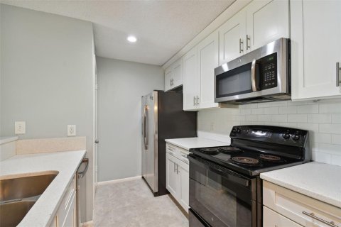Copropriété à louer à Tampa, Floride: 3 chambres, 118.36 m2 № 2098898 - photo 13