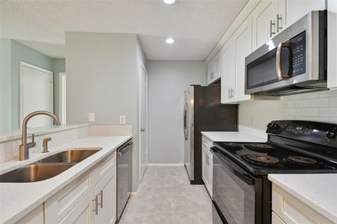 Copropriété à louer à Tampa, Floride: 3 chambres, 118.36 m2 № 2098898 - photo 11