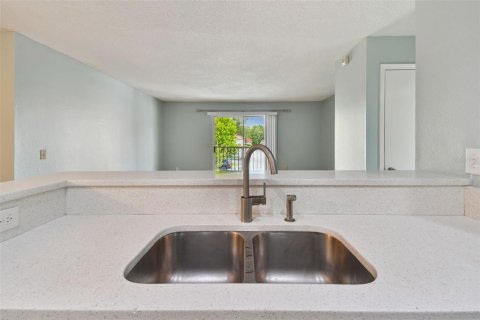 Copropriété à louer à Tampa, Floride: 3 chambres, 118.36 m2 № 2098898 - photo 16