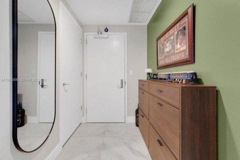 Copropriété à vendre à Miami, Floride: 1 chambre, 90.58 m2 № 2027556 - photo 2