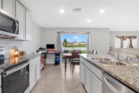 House in Wimauma, Florida 4 bedrooms, 226.22 sq.m. № 2329987 - photo 9