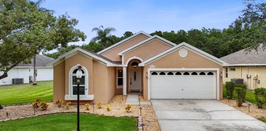 House in Oldsmar, Florida 3 bedrooms, 162.86 sq.m. № 1910342