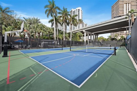 Copropriété à vendre à Aventura, Floride: 2 chambres, 109.9 m2 № 2072851 - photo 13